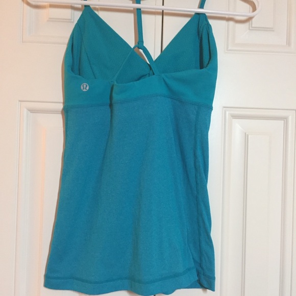 Lululemon twist front Y back tank size 4 - Picture 2 of 8
